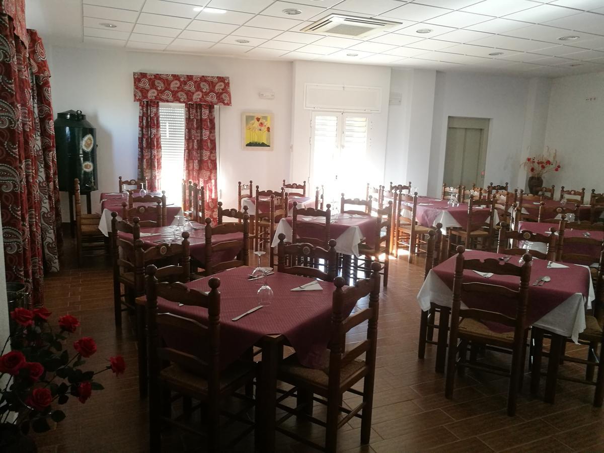 Restaurante Hostal El Poligono La Roca de la Sierra Exterior foto